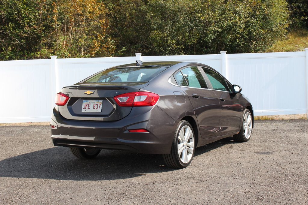 2017  Cruze LT | Cam | USB | HtdSeats | Bluetooth | Keyless in Saint John, New Brunswick - 7 - w1024h768px