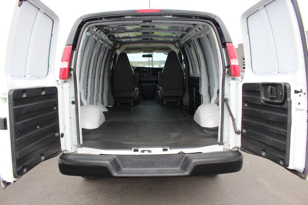2024 Chevrolet Express 2500 in Antigonish, Nova Scotia - 30 - w1024h768px
