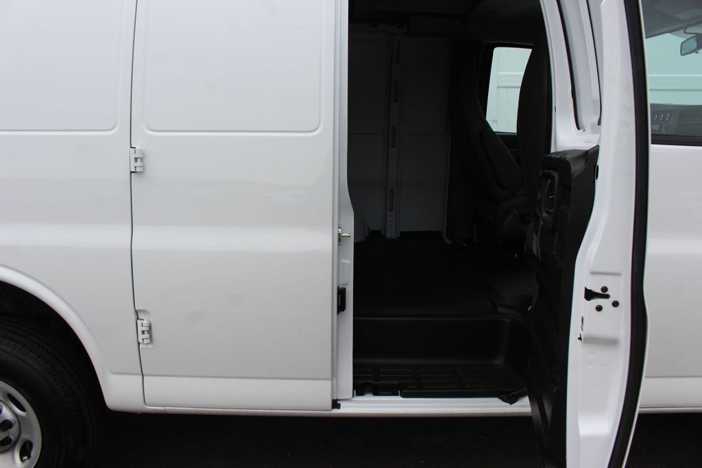 2024 Chevrolet Express 2500 in Antigonish, Nova Scotia - 37 - w1024h768px