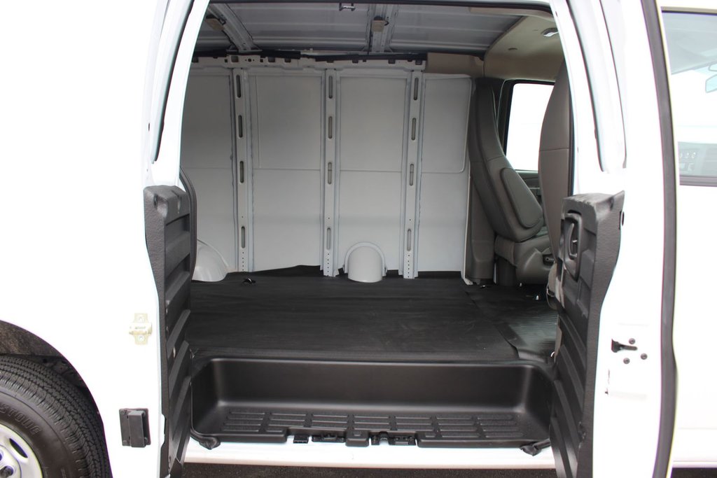 2024 Chevrolet Express 2500 in Antigonish, Nova Scotia - 38 - w1024h768px