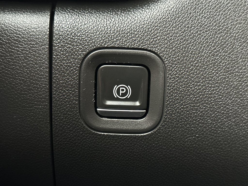 2022 Chevrolet Silverado 1500 LTD Custom Trail Boss | Cam | Bluetooth | RmtStrt | AC in Saint John, New Brunswick - 30 - w1024h768px