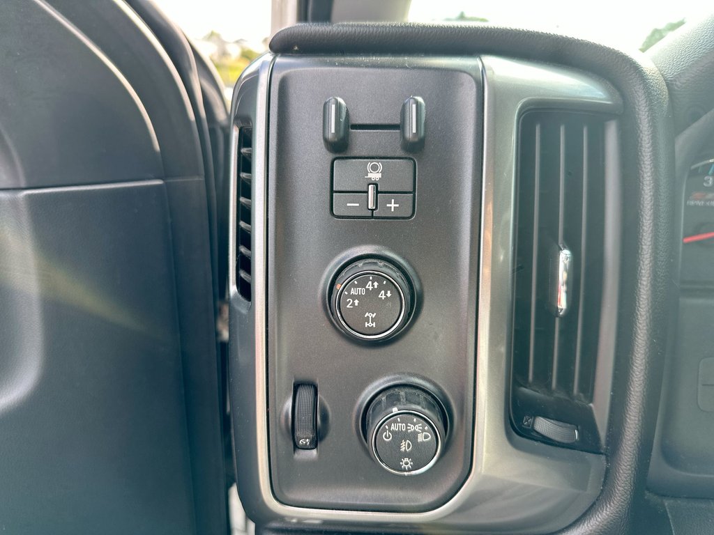 2016 Chevrolet Silverado 1500 in Antigonish, Nova Scotia - 31 - w1024h768px