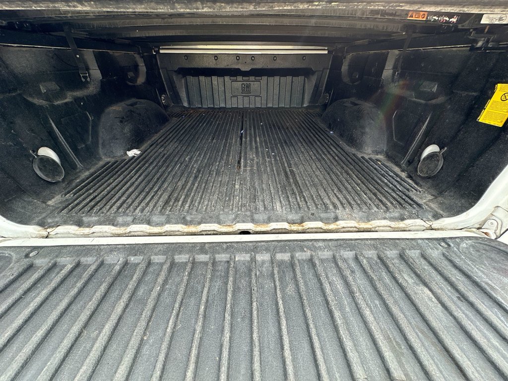 2016 Chevrolet Silverado 1500 in Antigonish, Nova Scotia - 38 - w1024h768px