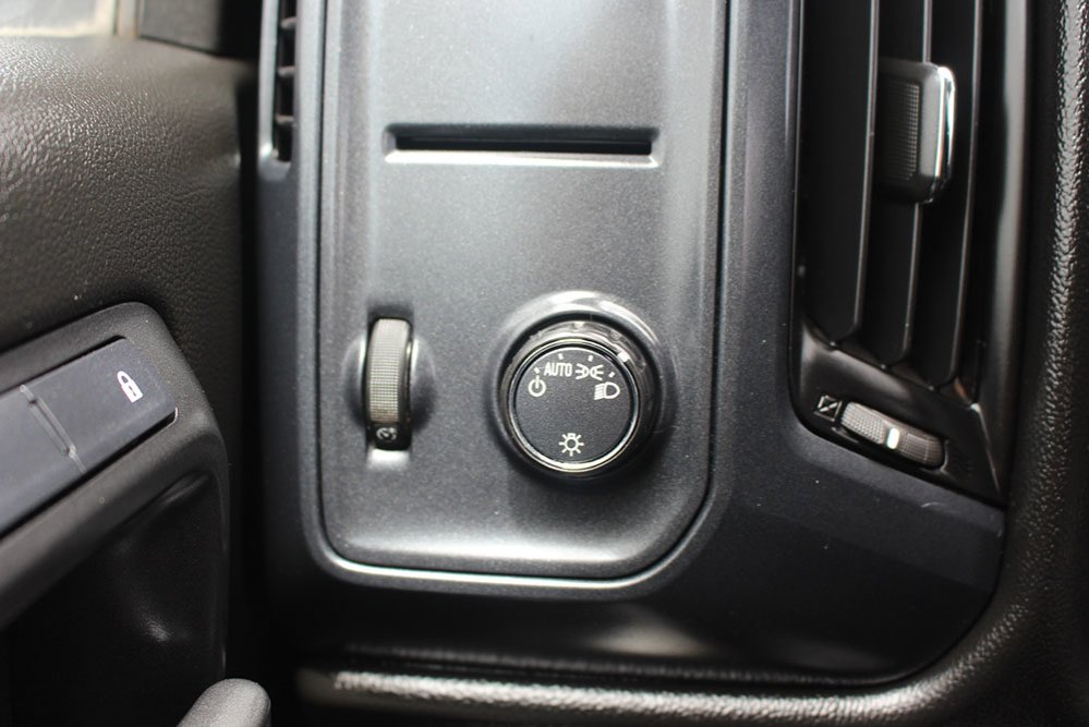 2017 Chevrolet Silverado 1500 WT | BlackOutEdition | 4WD | V8 | 20s | 6.5ftBox in Saint John, New Brunswick - 24 - w1024h768px