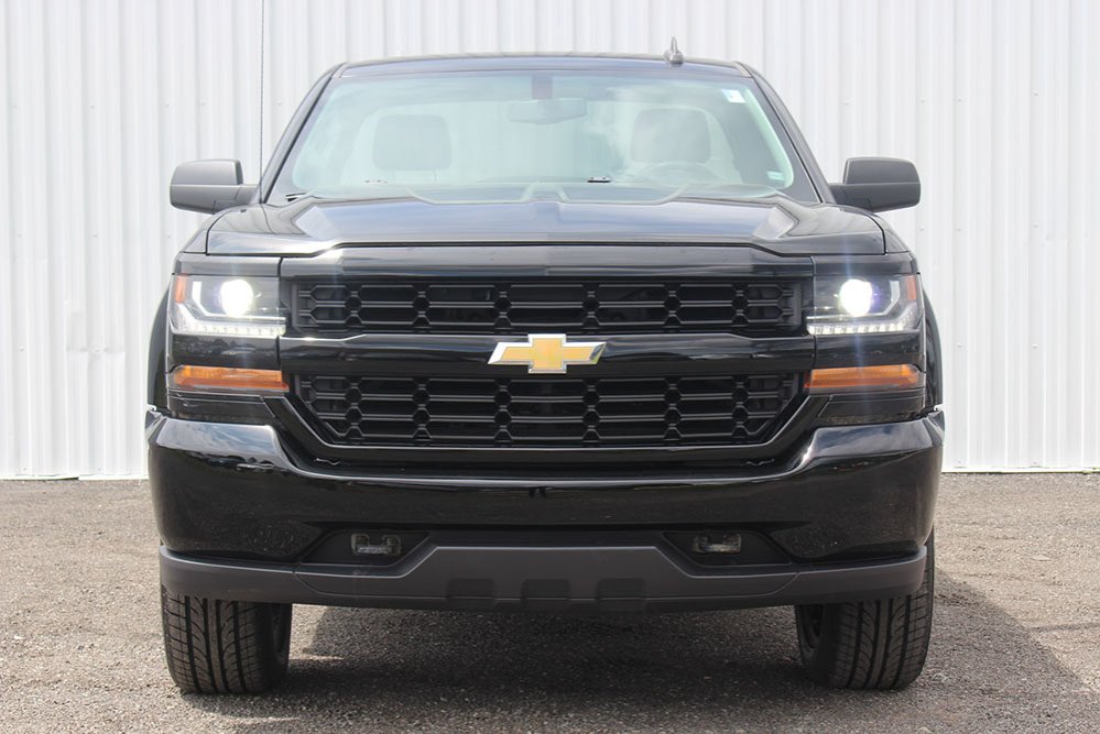 2017 Chevrolet Silverado 1500 WT | BlackOutEdition | 4WD | V8 | 20s | 6.5ftBox in Saint John, New Brunswick - 2 - w1024h768px