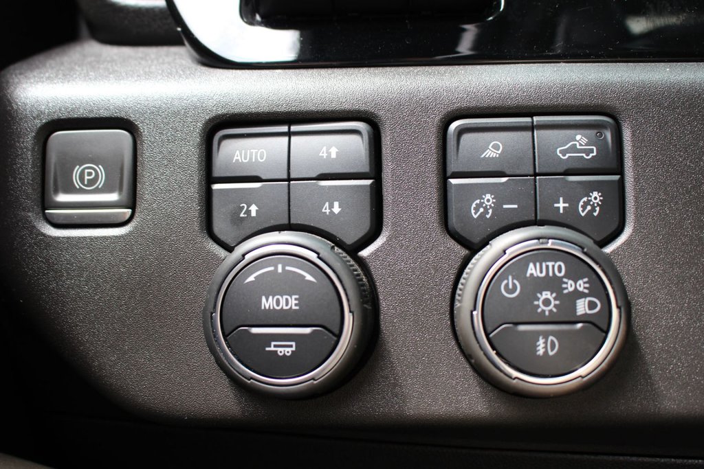 2023 Chevrolet Silverado 1500 ZR2 | Lthr | Roof | HtdSeats | Warranty to 2028 in Saint John, New Brunswick - 20 - w1024h768px