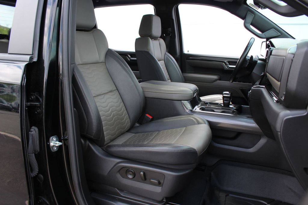 2023 Chevrolet Silverado 1500 ZR2 | Lthr | Roof | HtdSeats | Warranty to 2028 in Saint John, New Brunswick - 42 - w1024h768px