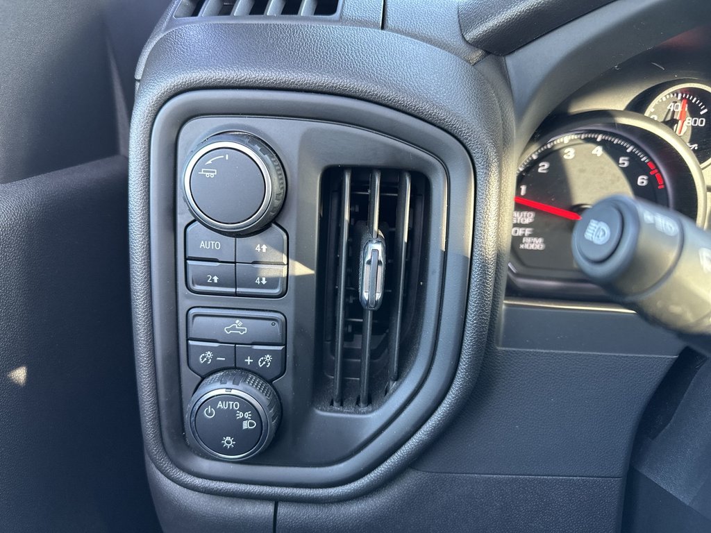 2023 Chevrolet Silverado 1500 Custom Trail Boss | Cam | USB | Warranty to 2026 in Saint John, New Brunswick - 31 - w1024h768px