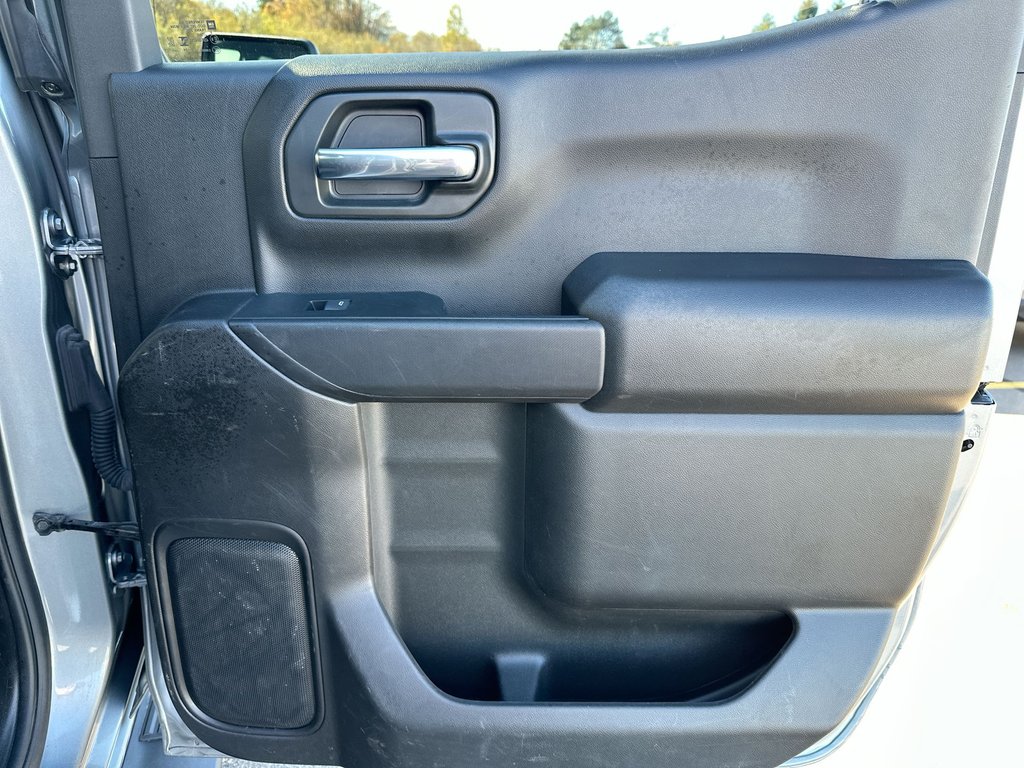 2024 Chevrolet Silverado 1500 Custom | Cam | RmtStrt | Bluetooth | Keyless | USB in Saint John, New Brunswick - 41 - w1024h768px