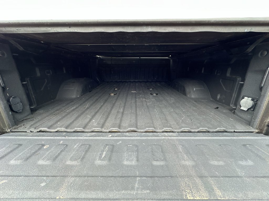 2023 Chevrolet Silverado 2500HD Custom | 5th Whl | Cam | Bluetooth | Cruise | Aux in Saint John, New Brunswick - 38 - w1024h768px