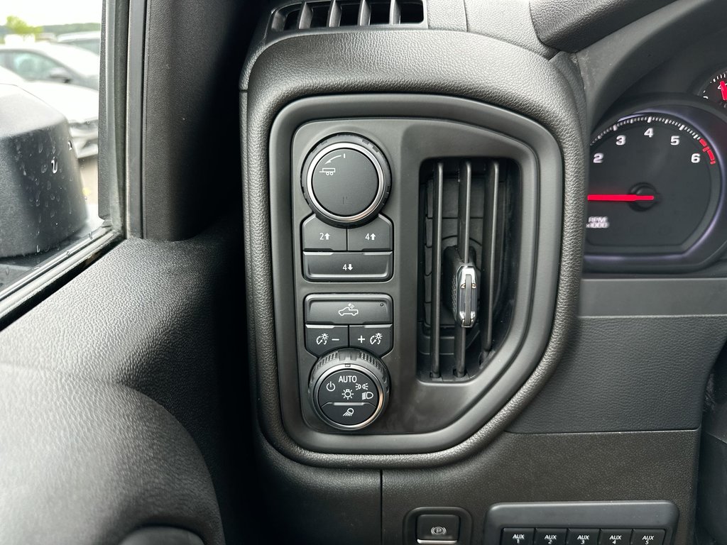 2023 Chevrolet Silverado 2500HD Custom | 5th Whl | Cam | Bluetooth | Cruise | Aux in Saint John, New Brunswick - 47 - w1024h768px