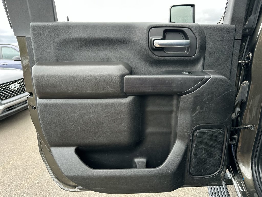 2023 Chevrolet Silverado 2500HD Custom | 5th Whl | Cam | Bluetooth | Cruise | Aux in Saint John, New Brunswick - 35 - w1024h768px