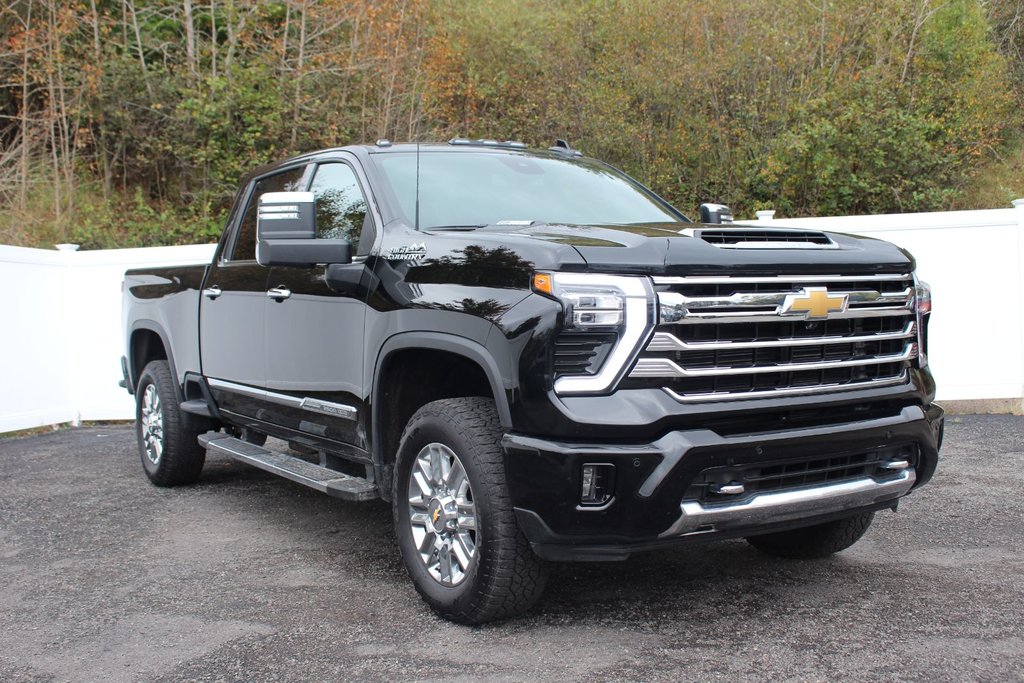 Silverado 2500HD High Country | DIESEL | Leather | Warranty to 2028 2024 à Saint John, Nouveau-Brunswick - 1 - w1024h768px