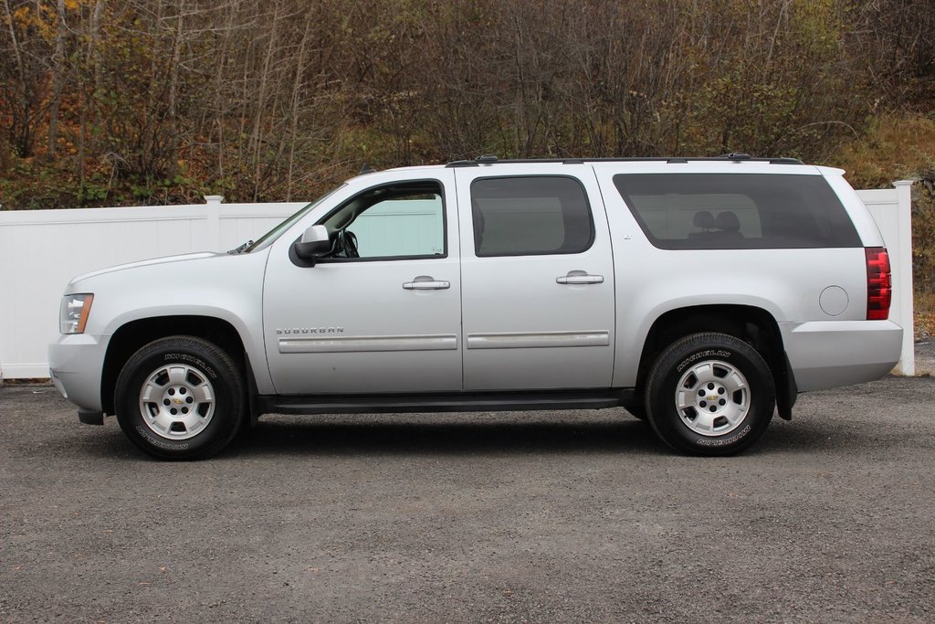 2013 Chevrolet Suburban in Antigonish, Nova Scotia - 4 - w1024h768px