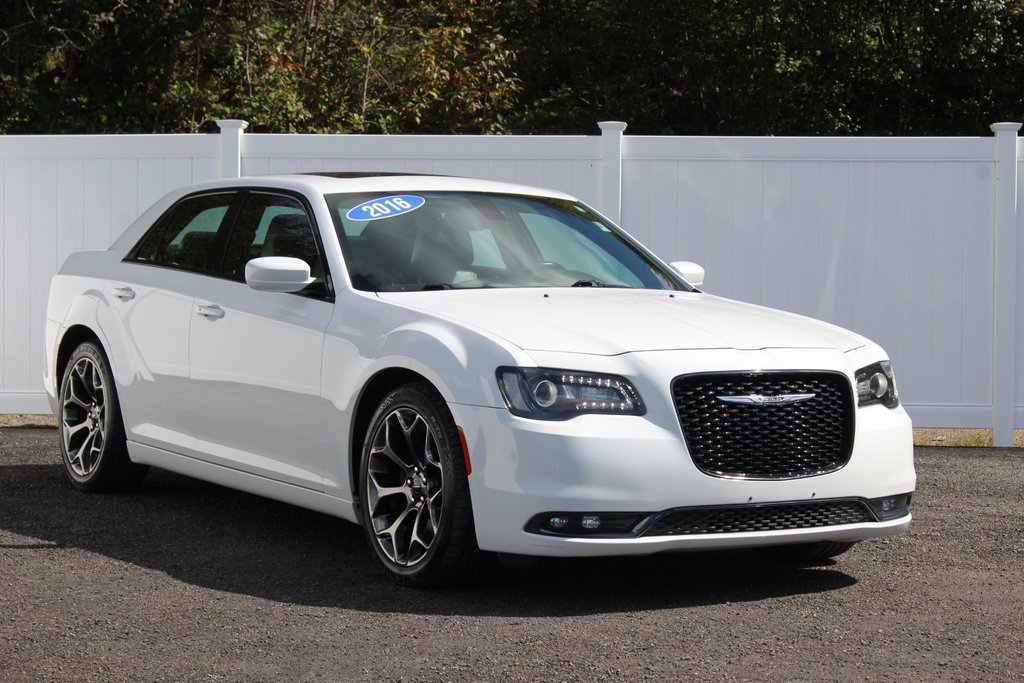 2016 Chrysler 300 in Antigonish, Nova Scotia - 1 - w1024h768px