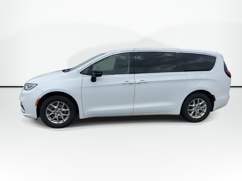 2024 Chrysler Pacifica in Antigonish, Nova Scotia - 7 - w1024h768px