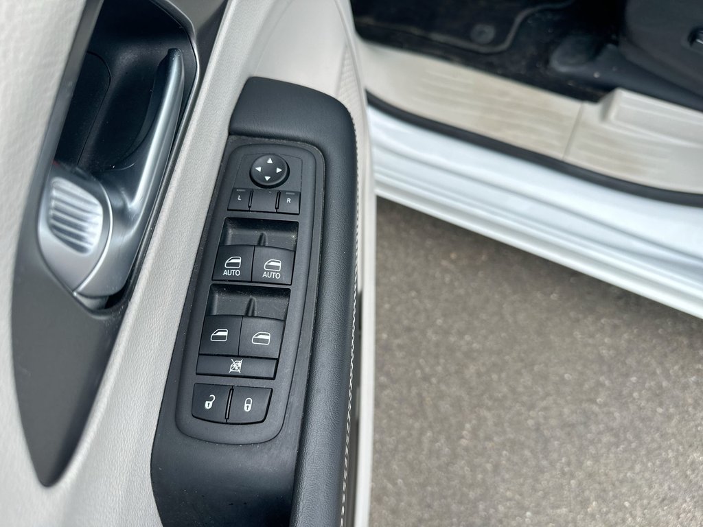 2024 Chrysler Pacifica in Antigonish, Nova Scotia - 15 - w1024h768px
