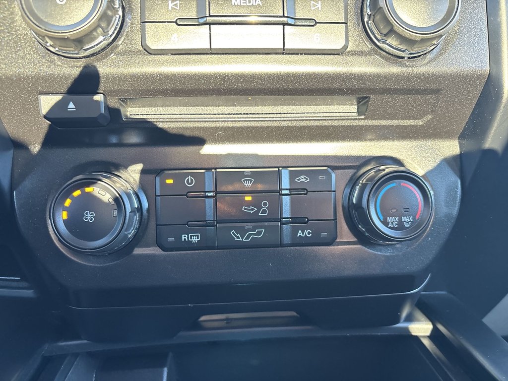 Ford F-150 SXT | Cam | PwrSeat | Cruise | AC | Aux | USB 2017 à Saint John, Nouveau-Brunswick - 26 - w1024h768px