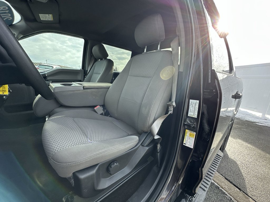 Ford F-150 XLT | Cam | Cruise | Aux | USB | AC 2018 à Saint John, Nouveau-Brunswick - 14 - w1024h768px