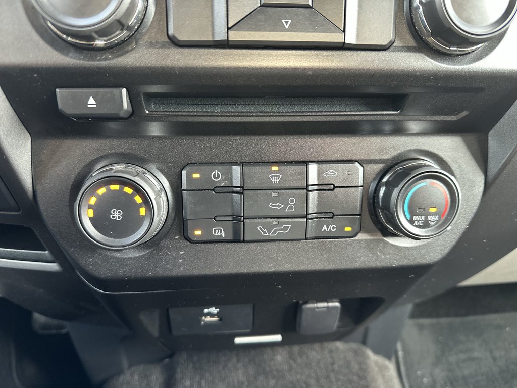 Ford F-150 XLT | Cam | Cruise | Aux | USB | AC 2018 à Saint John, Nouveau-Brunswick - 27 - w1024h768px