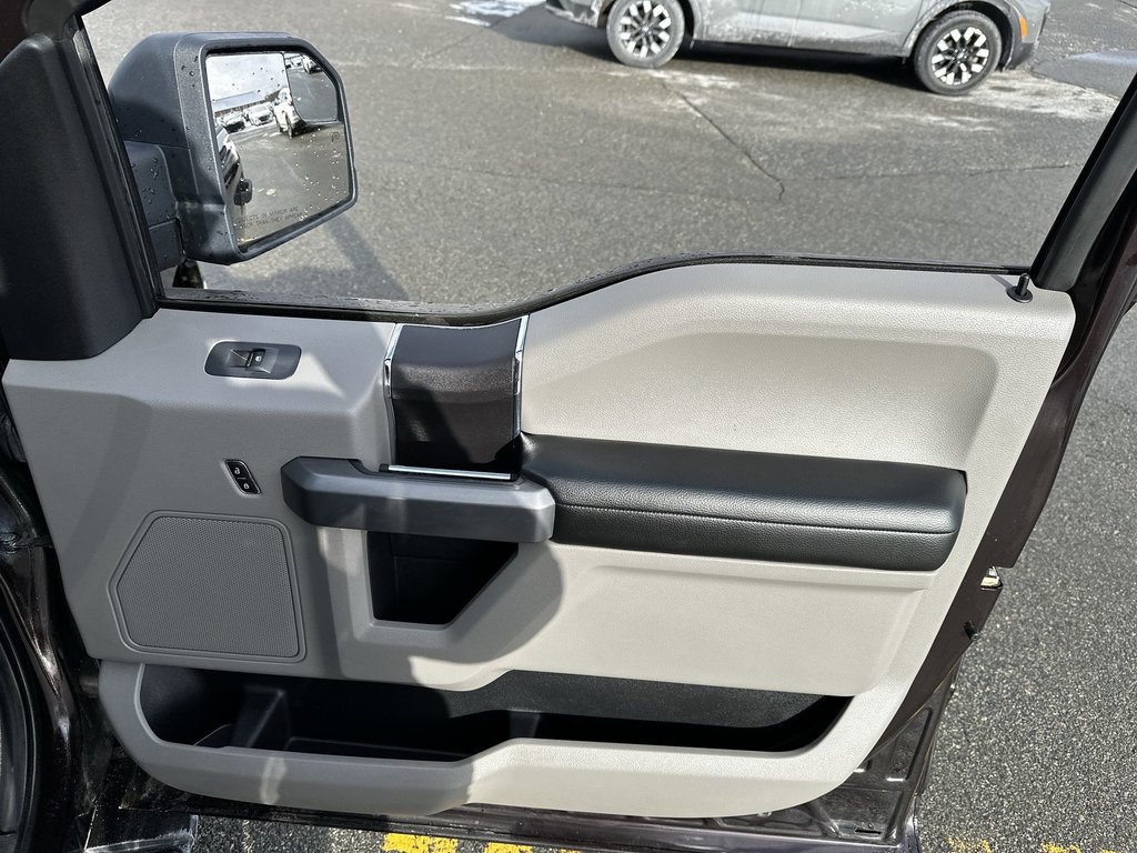 Ford F-150 XLT | Cam | Cruise | Aux | USB | AC 2018 à Saint John, Nouveau-Brunswick - 46 - w1024h768px