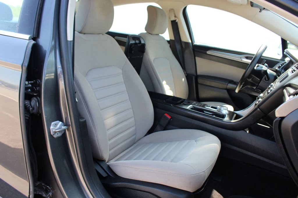 2017 Ford Fusion in Antigonish, Nova Scotia - 42 - w1024h768px