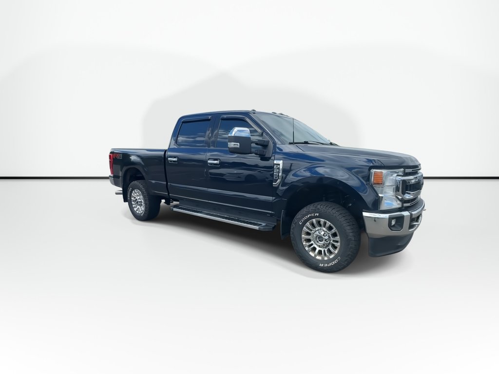 2022 Ford Super Duty F-250 SRW XLT | GAS  Roof | Cam | Bluetooth | Htd Sts | Aux in Saint John, New Brunswick - 4 - w1024h768px