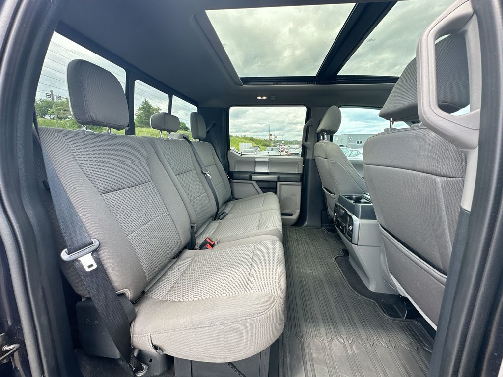 2022 Ford Super Duty F-250 SRW XLT | GAS  Roof | Cam | Bluetooth | Htd Sts | Aux in Saint John, New Brunswick - 39 - w1024h768px