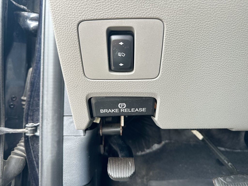 2022 Ford Super Duty F-250 SRW XLT | GAS  Roof | Cam | Bluetooth | Htd Sts | Aux in Saint John, New Brunswick - 30 - w1024h768px