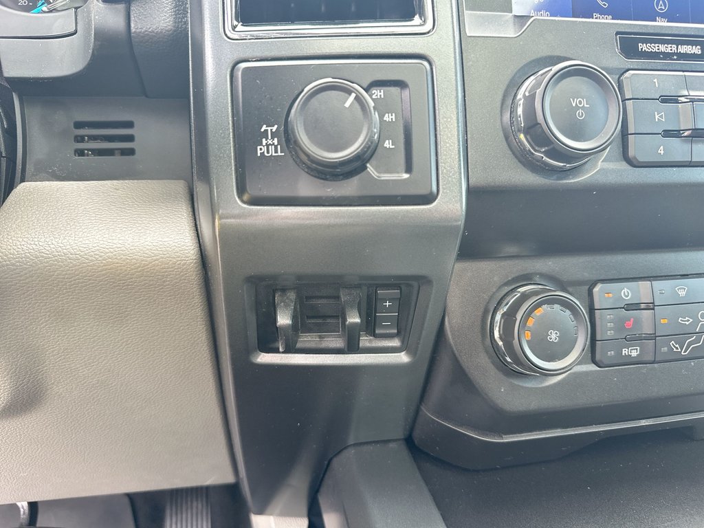 2022 Ford Super Duty F-250 SRW XLT | GAS  Roof | Cam | Bluetooth | Htd Sts | Aux in Saint John, New Brunswick - 31 - w1024h768px
