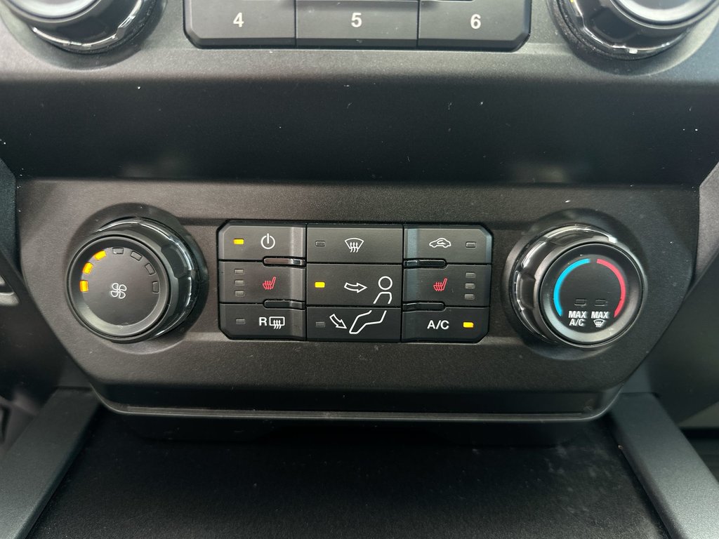 2022 Ford Super Duty F-250 SRW XLT | GAS  Roof | Cam | Bluetooth | Htd Sts | Aux in Saint John, New Brunswick - 27 - w1024h768px