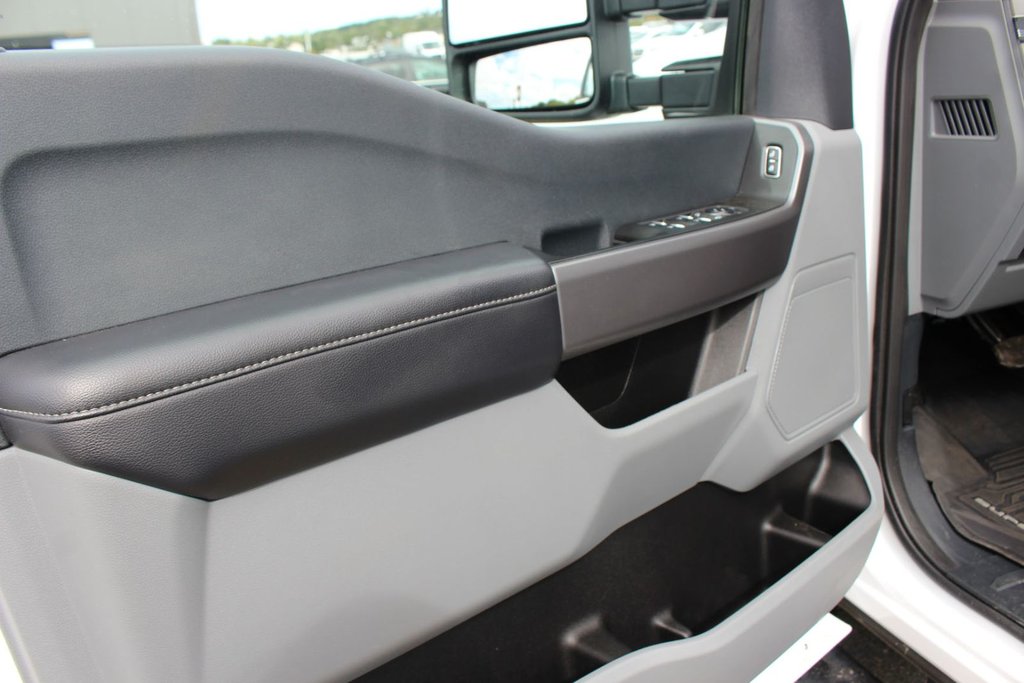 2025 Ford Super Duty F-250 SRW in Antigonish, Nova Scotia - 45 - w1024h768px