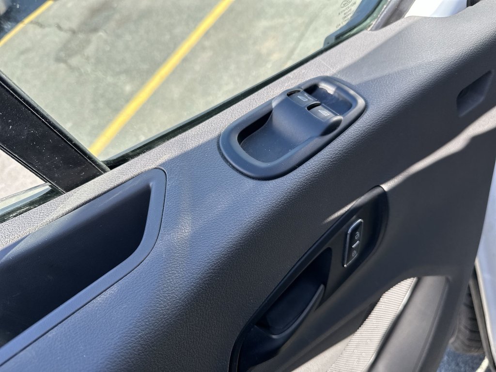 Ford Transit Cargo Van Base | Cam | Bluetooth | AC | Warranty to 2029 2024 à Saint John, Nouveau-Brunswick - 15 - w1024h768px
