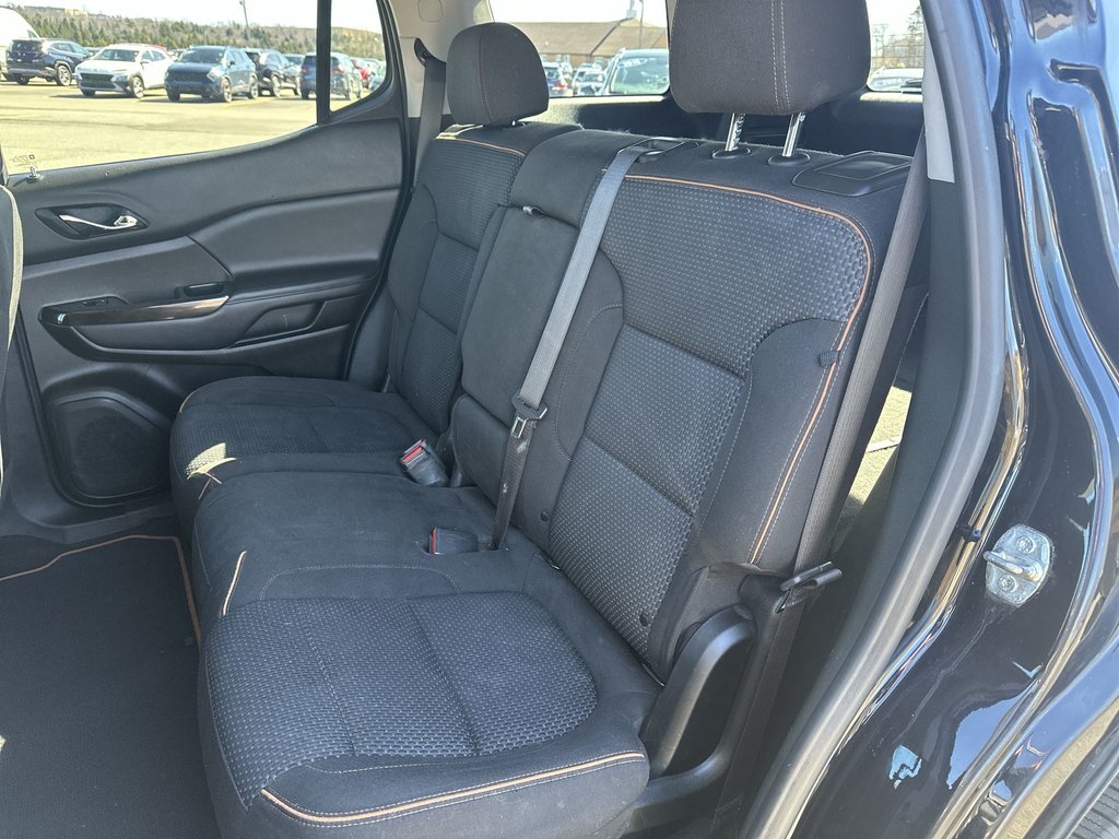 GMC Acadia AT4 | Cam | HtdSeats | Bluetooth | Aux | Cruise 2021 à Saint John, Nouveau-Brunswick - 33 - w1024h768px