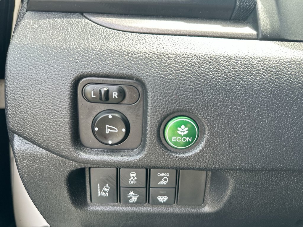 2018 Honda Ridgeline Sport | Roof | Cam | HtdSeats | Bluetooth | USB in Saint John, New Brunswick - 31 - w1024h768px