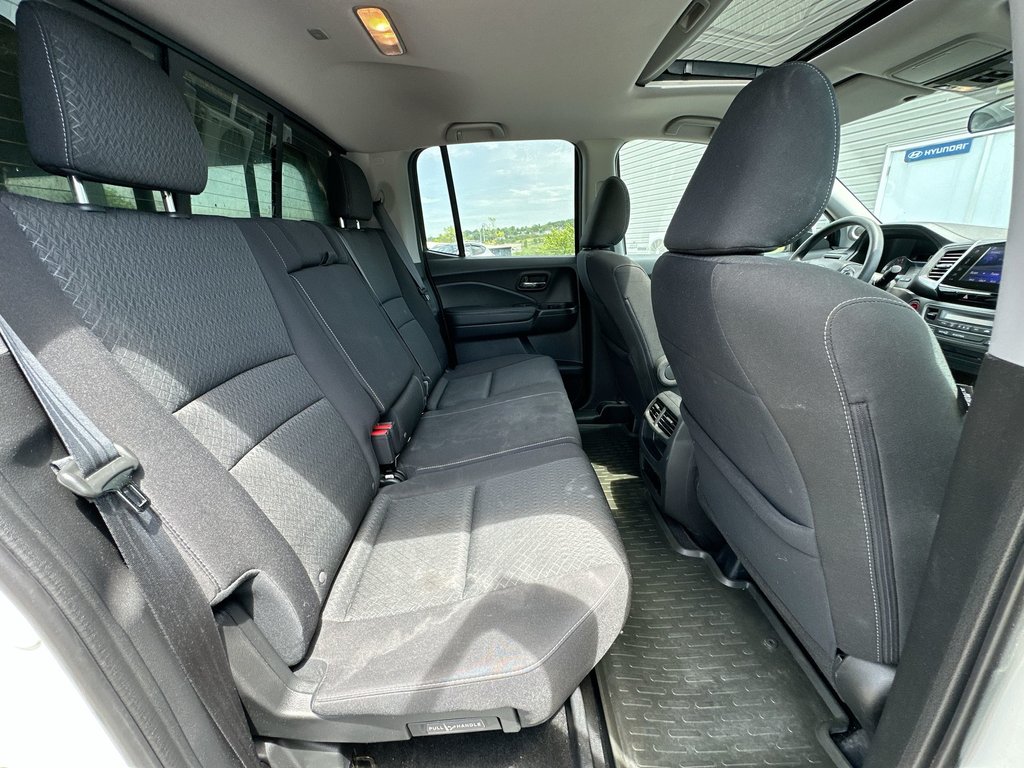2018 Honda Ridgeline Sport | Roof | Cam | HtdSeats | Bluetooth | USB in Saint John, New Brunswick - 39 - w1024h768px
