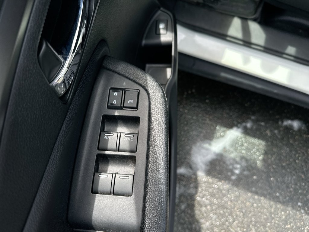 2018 Honda Ridgeline Sport | Roof | Cam | HtdSeats | Bluetooth | USB in Saint John, New Brunswick - 15 - w1024h768px