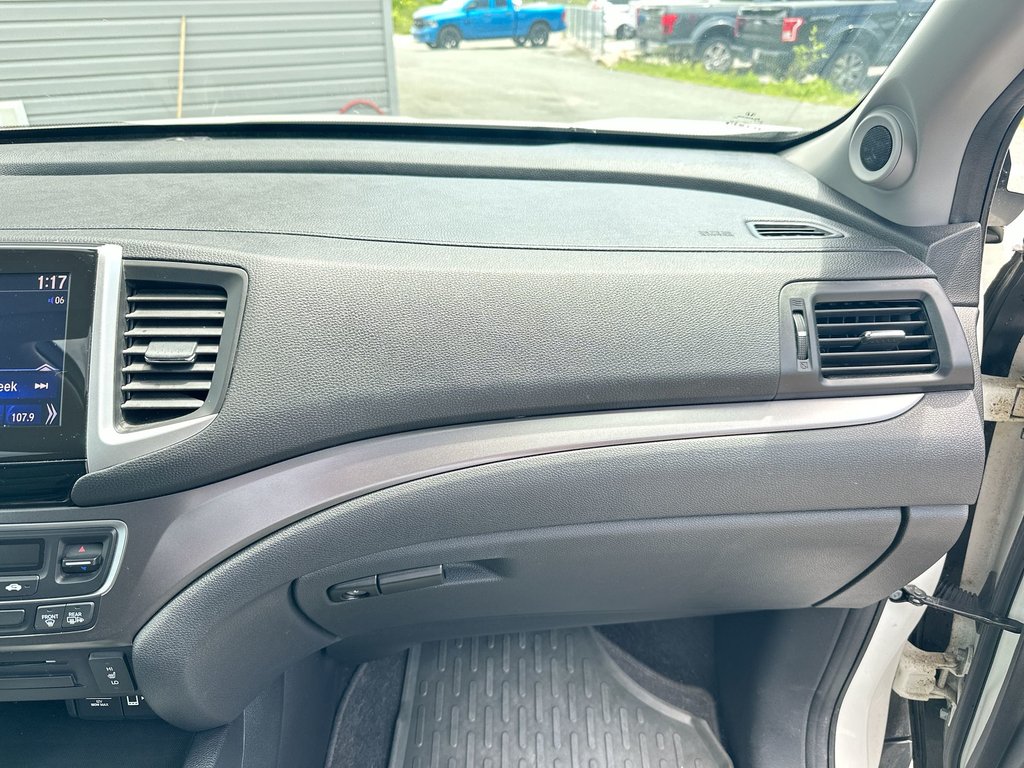 2018 Honda Ridgeline Sport | Roof | Cam | HtdSeats | Bluetooth | USB in Saint John, New Brunswick - 44 - w1024h768px