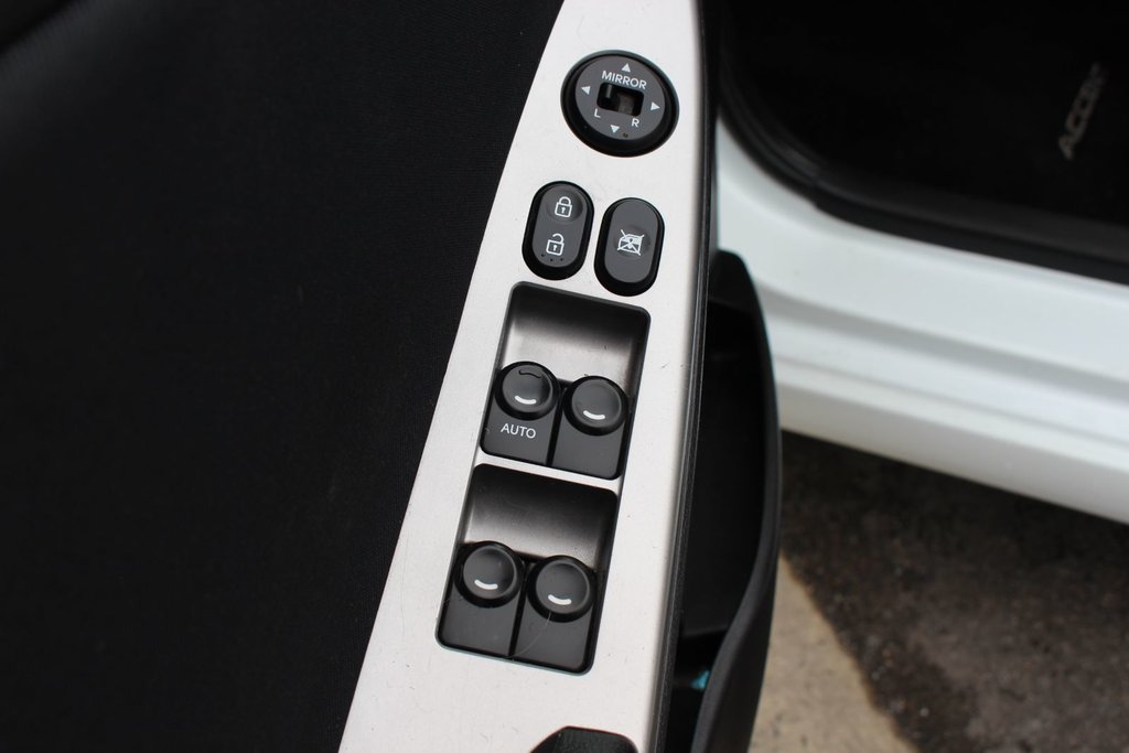 Hyundai ACCENT GL GL | USB | HtdSeats | Bluetooth | XM | Cruise 2015 à Saint John, Nouveau-Brunswick - 30 - w1024h768px