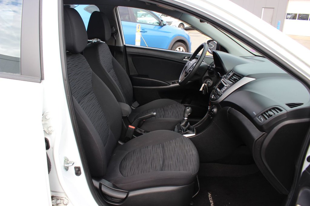 Hyundai ACCENT GL GL | USB | HtdSeats | Bluetooth | XM | Cruise 2015 à Saint John, Nouveau-Brunswick - 49 - w1024h768px