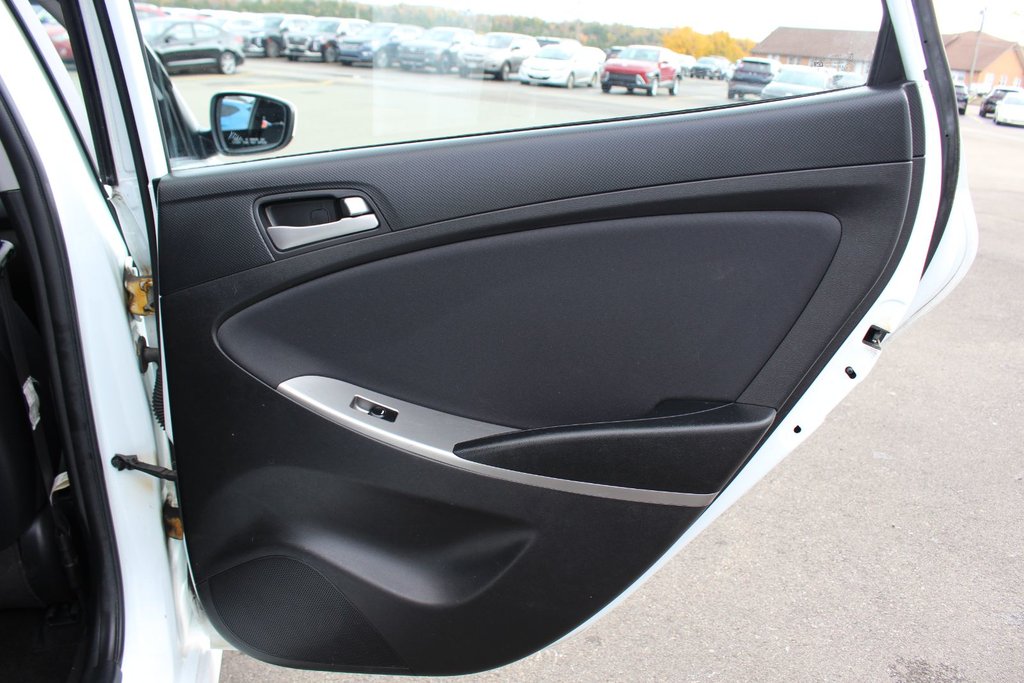 Hyundai ACCENT GL GL | USB | HtdSeats | Bluetooth | XM | Cruise 2015 à Saint John, Nouveau-Brunswick - 57 - w1024h768px