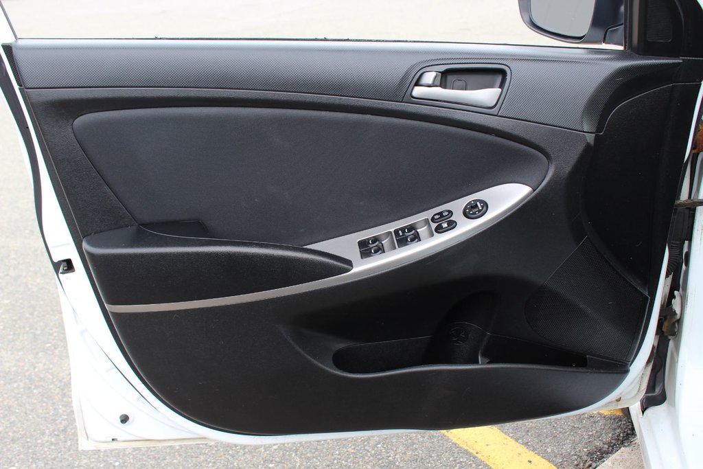 Hyundai ACCENT GL GL | USB | HtdSeats | Bluetooth | XM | Cruise 2015 à Saint John, Nouveau-Brunswick - 48 - w1024h768px