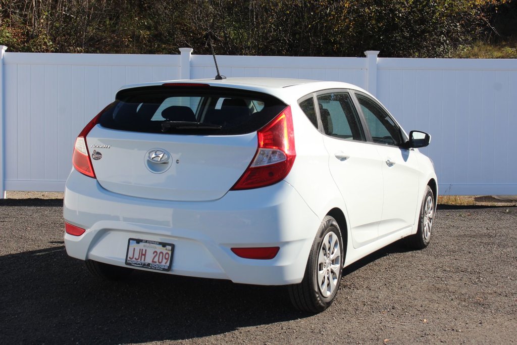 2015  Accent L | 6-Spd | 138hp | USB | CD | AM/FM | ABS in Saint John, New Brunswick - 7 - w1024h768px