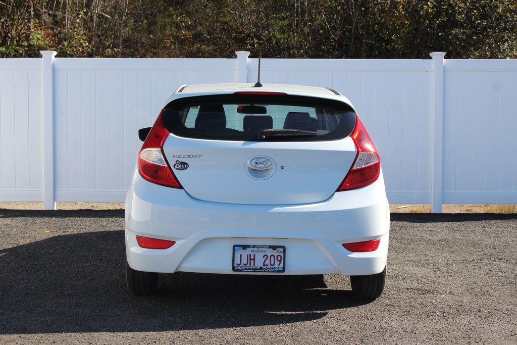 2015  Accent L | 6-Spd | 138hp | USB | CD | AM/FM | ABS in Saint John, New Brunswick - 6 - w1024h768px