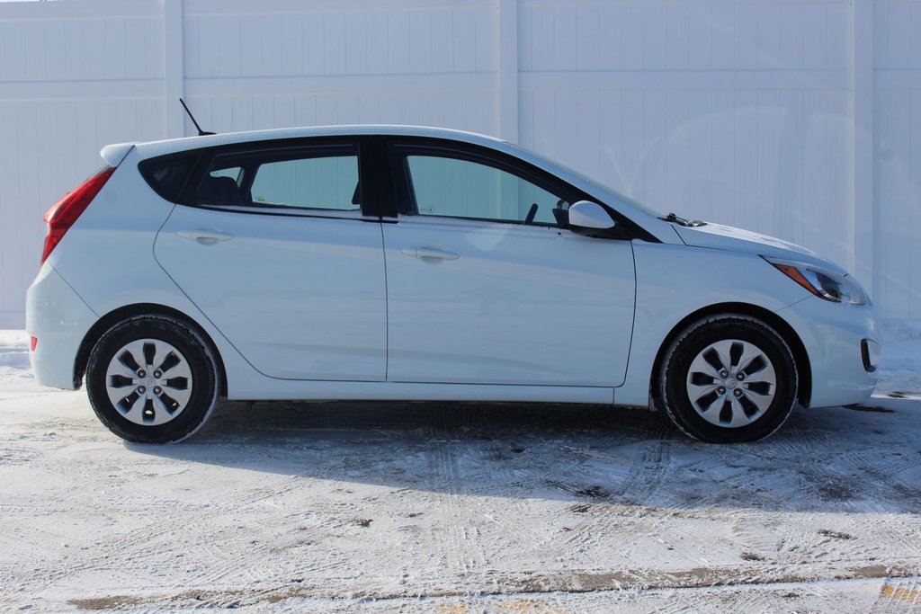 2016 Hyundai Accent GL | 6-Spd | USB | HtdSeats | Bluetooth | Keyless in Saint John, New Brunswick - 8 - w1024h768px