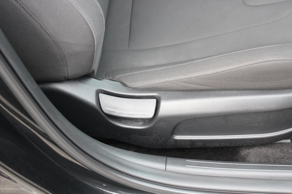 2022 Hyundai Elantra Hybrid Preferred | HtdSeat | Cam | USB | Warranty to 2030 in Saint John, New Brunswick - 46 - w1024h768px