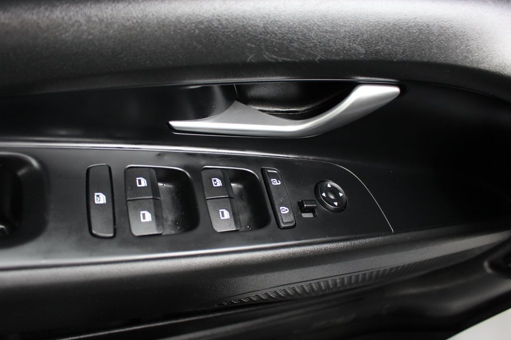 2022 Hyundai Elantra Hybrid Preferred | HtdSeat | Cam | USB | Warranty to 2030 in Saint John, New Brunswick - 33 - w1024h768px