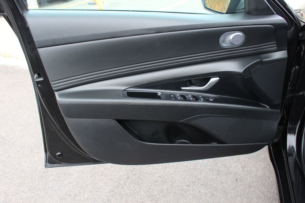 2022 Hyundai Elantra Hybrid Preferred | HtdSeat | Cam | USB | Warranty to 2030 in Saint John, New Brunswick - 40 - w1024h768px