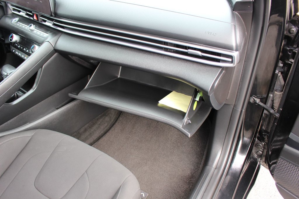 2022 Hyundai Elantra Hybrid Preferred | HtdSeat | Cam | USB | Warranty to 2030 in Saint John, New Brunswick - 45 - w1024h768px