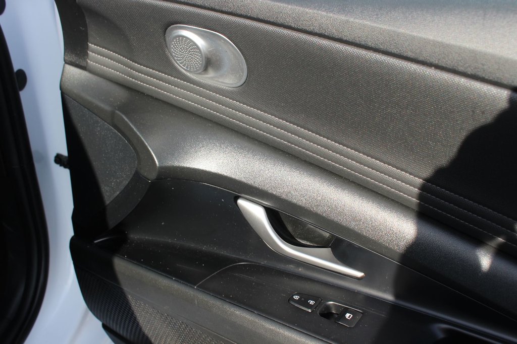 2022 Hyundai Elantra Hybrid Preferred | HtdSeats | Cam | Warranty to 2029 in Saint John, New Brunswick - 34 - w1024h768px